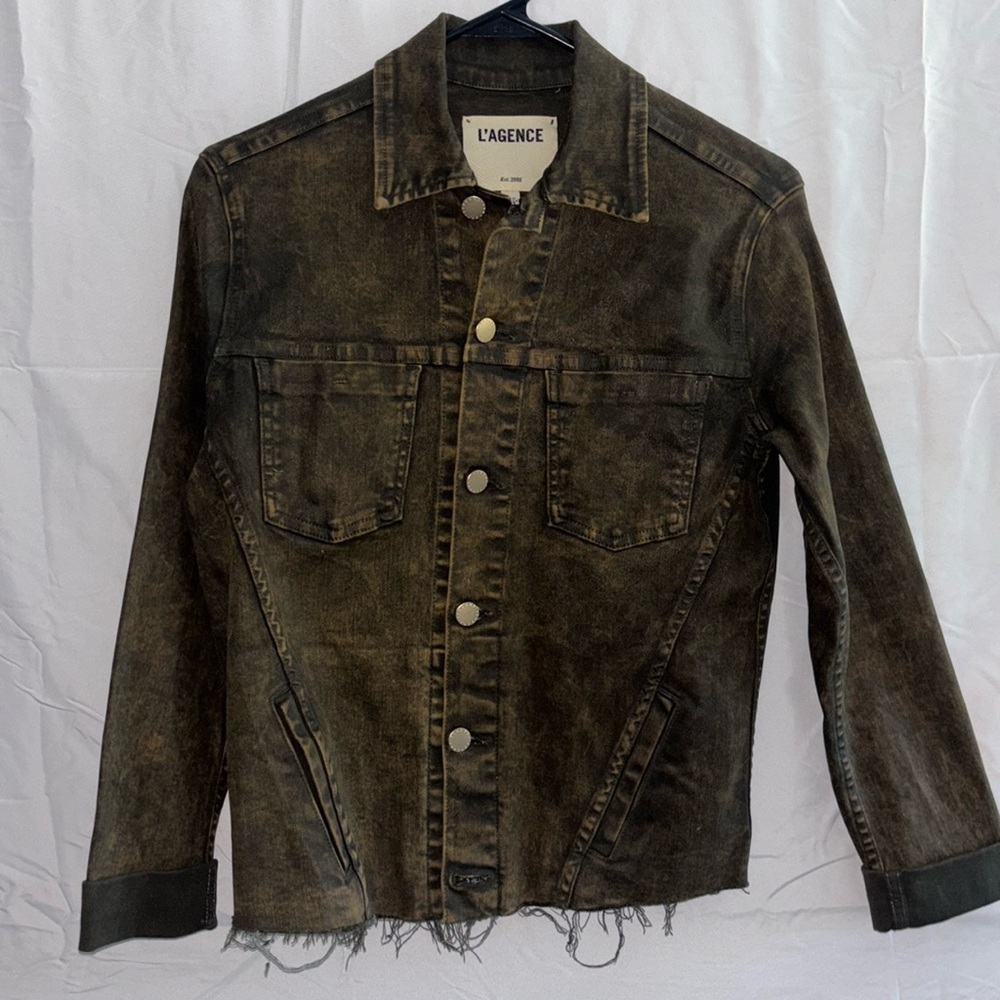 L'AGENCE Janelle Raw Cut Slim Denim Jacket
L'AGENCE - Picture 1 of 7
